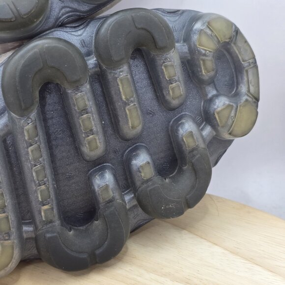 Size 11- Nike Air VaporMax 2019 Moon Particle - AR6631-200 - Picture 11 of 12